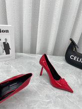Load image into Gallery viewer, Versace  La Medusa Naplak Pumps
