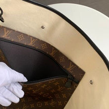 Load image into Gallery viewer, Louis Vuitton Week End Tote GM Bag
