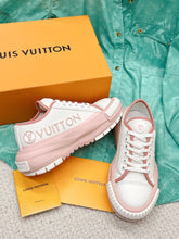 Load image into Gallery viewer, Louis Vuitton Squad Sneakers
