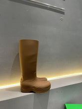 Load image into Gallery viewer, Bottega Veneta Puddle Boots
