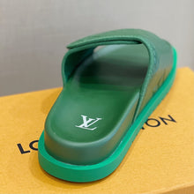 Load image into Gallery viewer, Louis Vuitton Miami Mule (Men Slippers)
