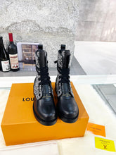 Load image into Gallery viewer, Louis Vuitton Metropolis Flat Ranger Boots
