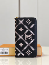 Load image into Gallery viewer, Louis Vuitton Zippy Wallet
