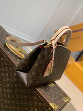 Load image into Gallery viewer, Louis Vuitton Petit Palais Bag
