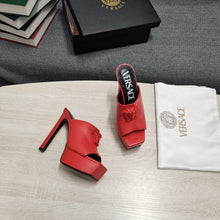 Load image into Gallery viewer, Versace LA MEDUSA PLATFORM MULES
