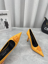 Load image into Gallery viewer, Versace  La Medusa Naplak Pumps
