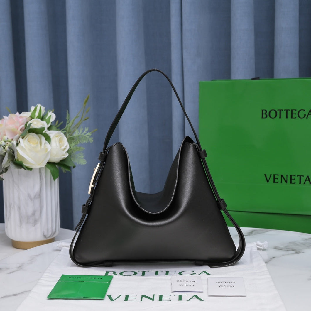 Bottega Veneta Cradle Medium Bag