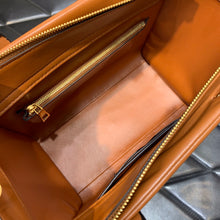 Load image into Gallery viewer, Valentino One Stud Medium Bag
