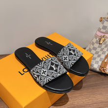 Load image into Gallery viewer, Louis Vuitton Lock it flat Mule
