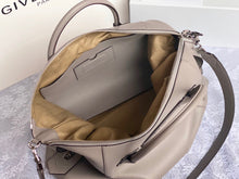 Load image into Gallery viewer, Givenchy Medium Antigona Soft Bag In Smooth Leather
