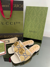 Load image into Gallery viewer, Gucci GG Raffia Effect Slide
