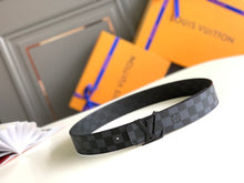 Load image into Gallery viewer, Louis Vuitton Leather Belt
