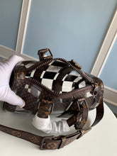 Load image into Gallery viewer, Louis Vuitton Keepall Bag 25

