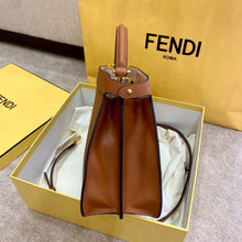 Load image into Gallery viewer, Fendi Peekaboo  Small iseeu Bag
