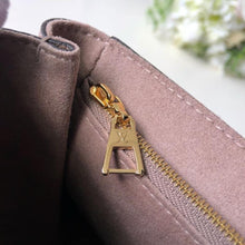 Load image into Gallery viewer, Louis Vuitton Vavin  PM Bag
