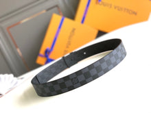 Load image into Gallery viewer, Louis Vuitton Leather Belt
