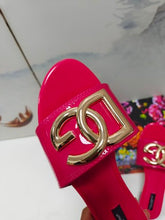 Load image into Gallery viewer, Dolce &amp; Gabbana Polished Calfskin Sliders with DG logo
