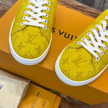 Load image into Gallery viewer, Louis Vuitton Resort Sneakers
