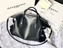 Load image into Gallery viewer, Givenchy Medium Antigona Soft Bag In Smooth Leather
