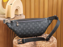 Load image into Gallery viewer, Louis Vuitton Discovery Bumbag
