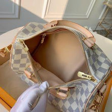 Load image into Gallery viewer, Louis Vuitton Bandoulière Speedy Bag 25 - LUXURY KLOZETT
