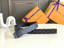 Load image into Gallery viewer, Louis Vuitton Leather Belt
