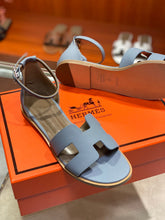 Load image into Gallery viewer, Hermes Santorini Sandals
