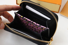 Load image into Gallery viewer, Louis Vuitton Zippy Coin Purse
