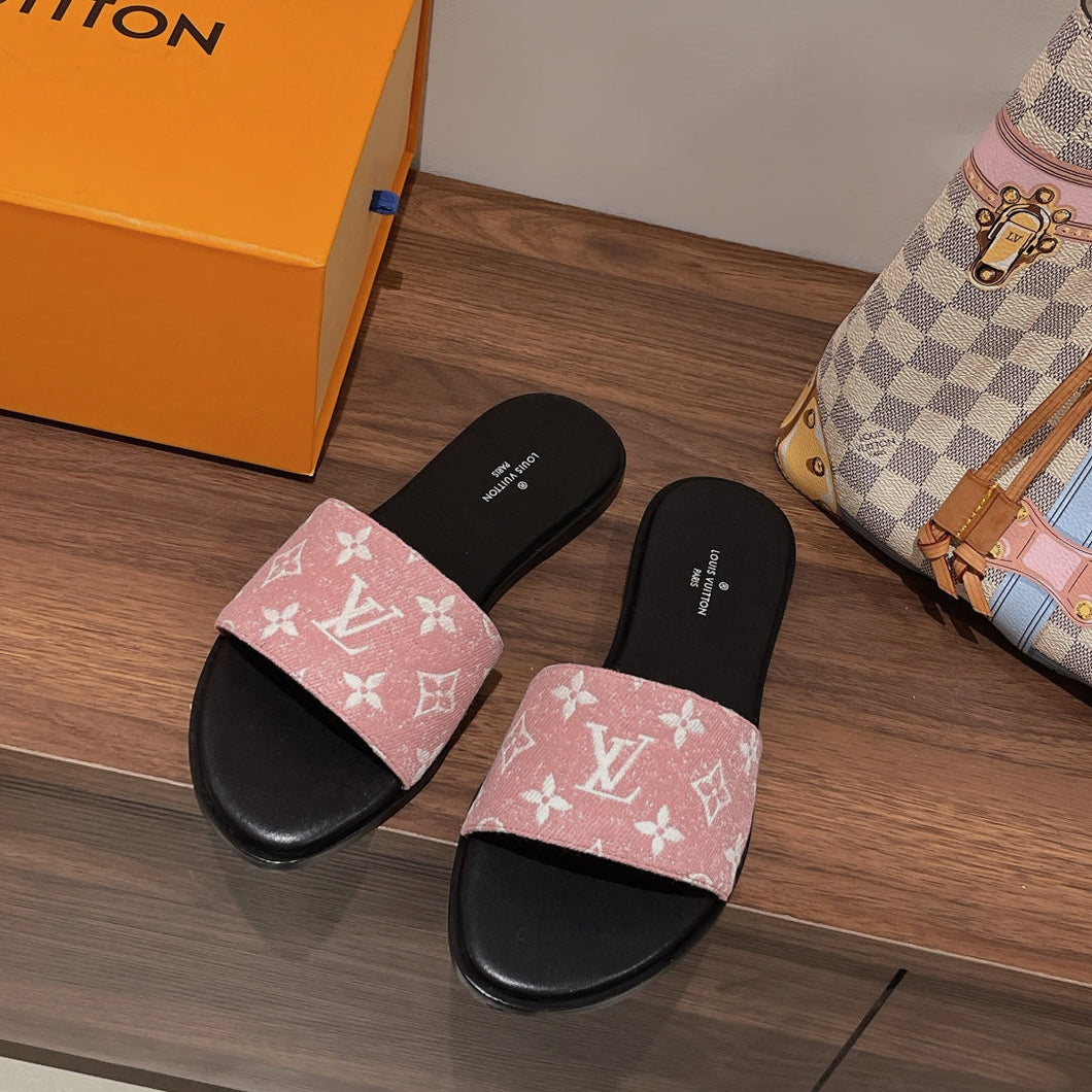 Louis Vuitton Lock it flat Mule