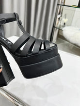 Load image into Gallery viewer, Versace La Medusa Platform Sandals
