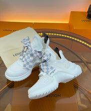 Load image into Gallery viewer, Louis Vuitton Archlight Sneaker
