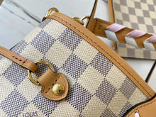 Load image into Gallery viewer, Louis Vuitton Neverfull MM Bag
