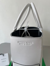 Load image into Gallery viewer, Bottega Veneta ARCO Tote Bag
