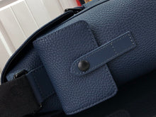 Load image into Gallery viewer, Louis Vuitton Christopher Messenger Bag
