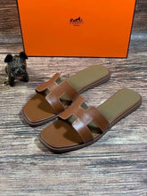 Load image into Gallery viewer, Hermes Oran Sandals - LUXURY KLOZETT
