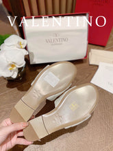 Load image into Gallery viewer, Valentino Roman Stud Flat  Slide
