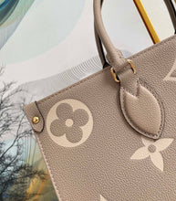 Load image into Gallery viewer, Louis Vuitton OnTheGo MM Tote Bag
