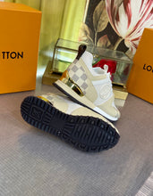 Load image into Gallery viewer, Louis Vuitton Run a way Sneakers
