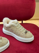 Load image into Gallery viewer, Louis Vuitton Time Out Sneakers
