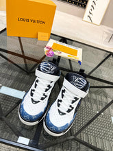 Load image into Gallery viewer, Louis Vuitton Trainer 2 Sneakers

