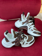 Load image into Gallery viewer, Louis Vuitton Archlight Sneaker
