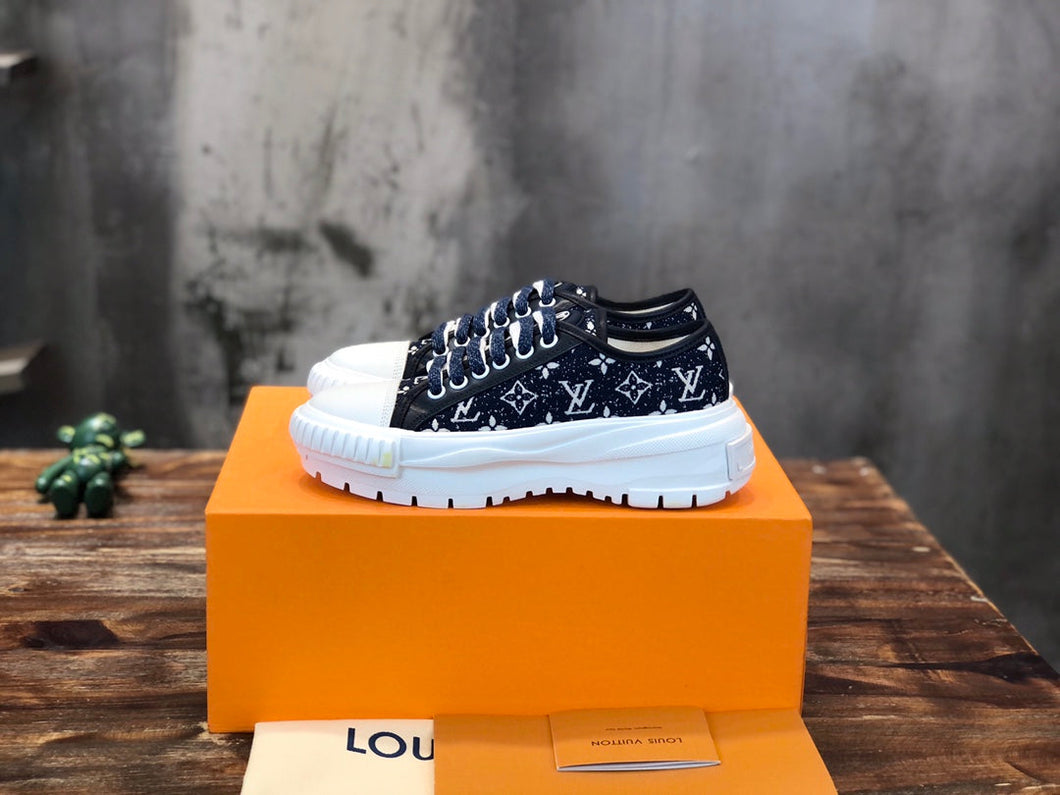 Louis Vuitton Squad Sneakers