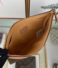 Load image into Gallery viewer, Louis Vuitton Daily Pouch
