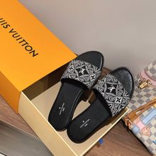 Load image into Gallery viewer, Louis Vuitton Lock it flat Mule
