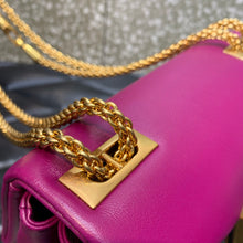 Load image into Gallery viewer, Valentino One Stud Bag With Chain
