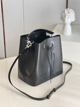 Load image into Gallery viewer, Louis Vuitton NeoNoe MM Bag
