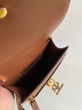 Load image into Gallery viewer, Burberry Robin Leather Bag
