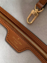 Load image into Gallery viewer, Louis Vuitton Neverfull  MM Bag
