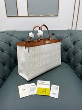 Load image into Gallery viewer, Fendi Peekaboo X Tote Bag
