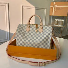 Load image into Gallery viewer, Louis Vuitton Bandoulière Speedy Bag 25 - LUXURY KLOZETT
